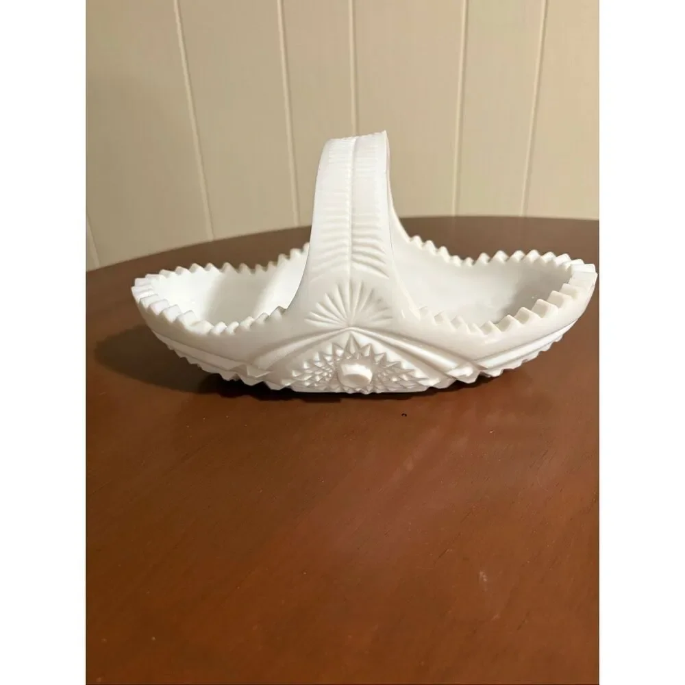 Martec Milkglass, Vintage, Basket Milkglass, Starburst, Star pattern